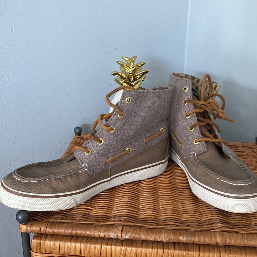 🍍Sperry Top Sider boot 🥾🍍Super cute side zip🍍size 8M🍍H-2 - Picture 3 of 3
